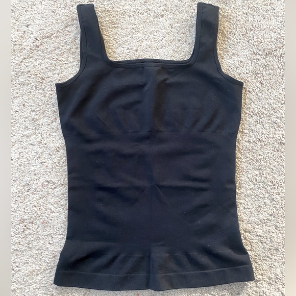 NWOT Shapewear Seamless Black Ribbed Square Tank top - Picture 3 of 5